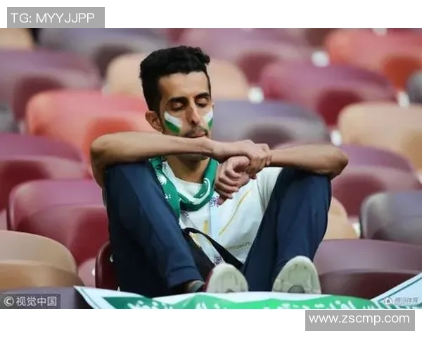 足球明星卡包金色闪耀登场收藏热潮引发球迷狂欢